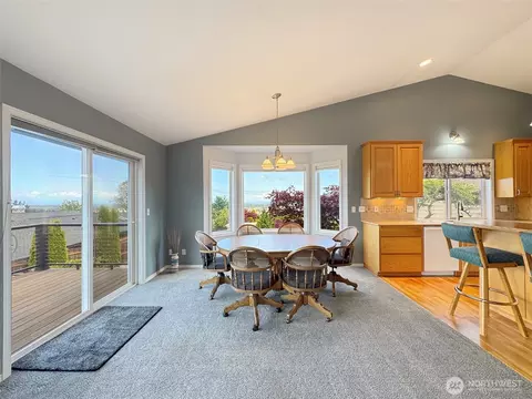 Dining - 200 Amethyst Dr, Sequim, WA 98382 photo 2 of 2