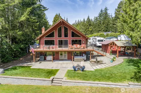 231 N Duckabush Dr E, Hoodsport, WA 98548