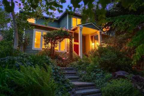 6237 39th Ave NE, Seattle, WA 98115