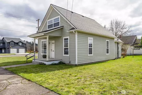 Exterior - 116 E 4th St, Centralia, WA 98531 photo 2 of 4