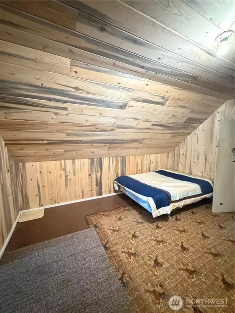 Bedroom - 116 E 4th St, Centralia, WA 98531 photo 2 of 4