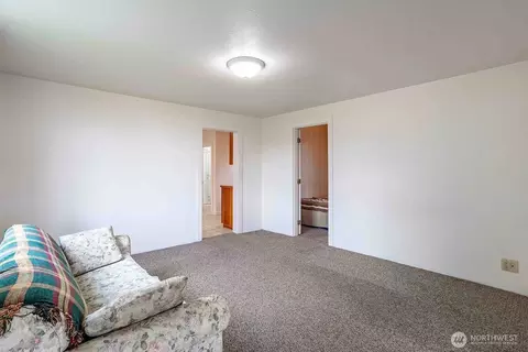 Living - 116 E 4th St, Centralia, WA 98531 photo 2 of 4