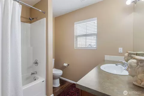 Bath - 4130 167th Pl SE, Bothell, WA 98012 photo 2 of 4