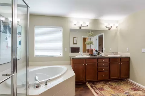 Bath - 4130 167th Pl SE, Bothell, WA 98012 photo 3 of 4