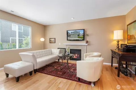 Living - 4130 167th Pl SE, Bothell, WA 98012 photo 3 of 3