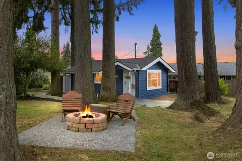 Exterior - 6031 Lowell Rd, Everett, WA 98203 photo 4 of 8