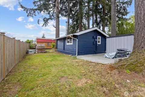 Exterior - 6031 Lowell Rd, Everett, WA 98203 photo 6 of 8
