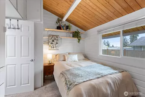 Bedroom - 6031 Lowell Rd, Everett, WA 98203 photo 1 of 2