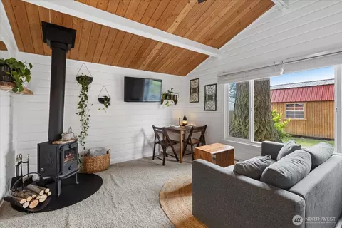 Living - 6031 Lowell Rd, Everett, WA 98203 photo 2 of 3