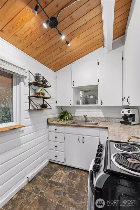 Kitchen - 6031 Lowell Rd, Everett, WA 98203 photo 2 of 2