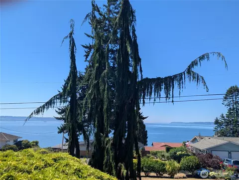 327 Priest Point Dr NW, Marysville, WA 98271