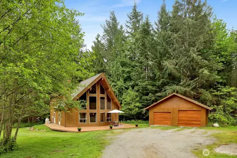 28134 Lake Cavanaugh Rd, Mount Vernon, WA 98274