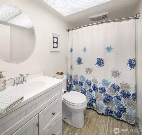 Bath - 226 216th St SW, Bothell, WA 98021 photo 1 of 2