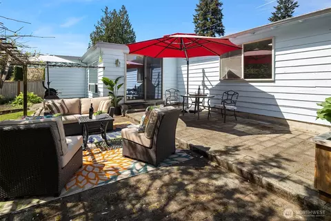Exterior - 226 216th St SW, Bothell, WA 98021 photo 4 of 8