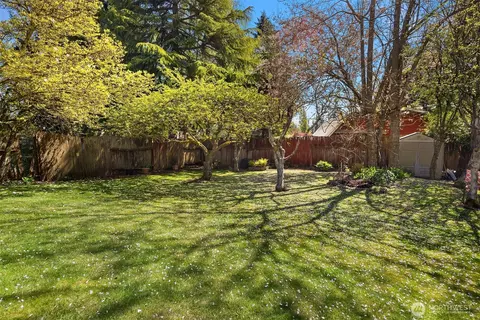 Exterior - 226 216th St SW, Bothell, WA 98021 photo 5 of 8