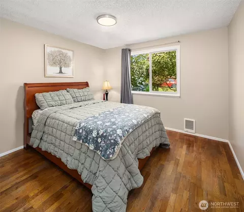 Bedroom - 226 216th St SW, Bothell, WA 98021 photo 2 of 4