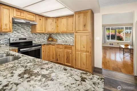 Kitchen - 226 216th St SW, Bothell, WA 98021 photo 1 of 2