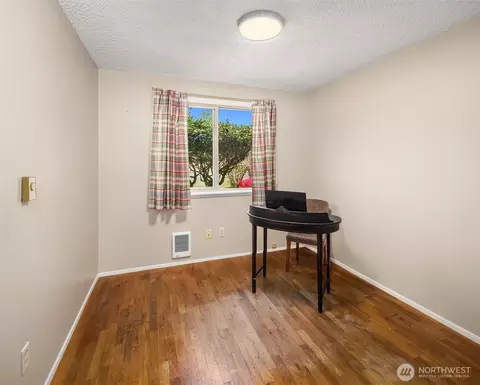 Bedroom - 226 216th St SW, Bothell, WA 98021 photo 3 of 4
