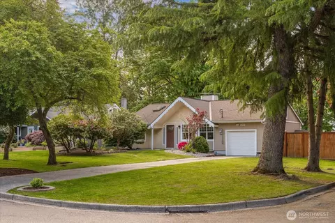 16407 NE 96th Pl, Redmond, WA 98052
