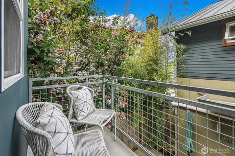 Exterior - 205 27th Ave E #C, Seattle, WA 98112 photo 2 of 6