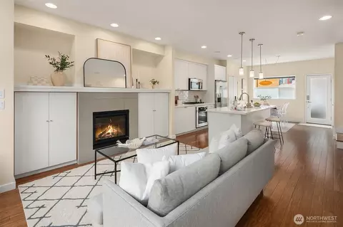 Living - 205 27th Ave E #C, Seattle, WA 98112 photo 3 of 3