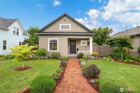 222 N Oak St, Centralia, WA 98531