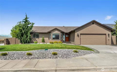 1308 Tractor Loop, East Wenatchee, WA 98802