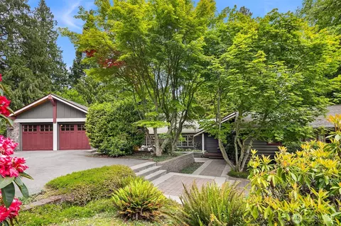 10517 Robbers Roost Rd, Edmonds, WA 98020