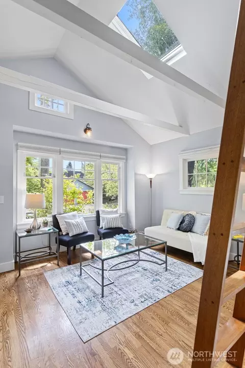 Living - 2122 E Pine St, Seattle, WA 98122 photo 3 of 3