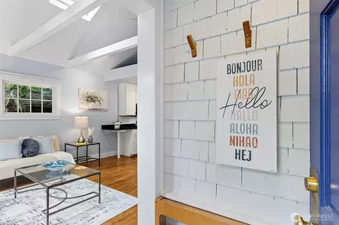 Entry Way - 2122 E Pine St, Seattle, WA 98122 photo 1 of 1