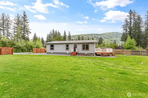 6241 Laurel Pl, Maple Falls, WA 98266