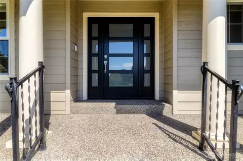 Entry Way - 1224 Studebaker Pl, Walla Walla, WA 99362 photo 1 of 7