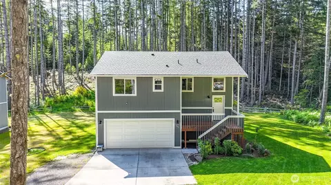 12889 SW Bear Lake Dr, Port Orchard, WA 98367