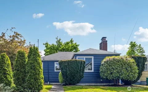 8254 Densmore Ave N, Seattle, WA 98103