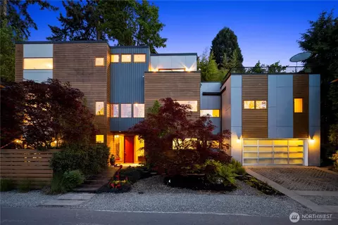 3919 S Alaska St, Seattle, WA 98118