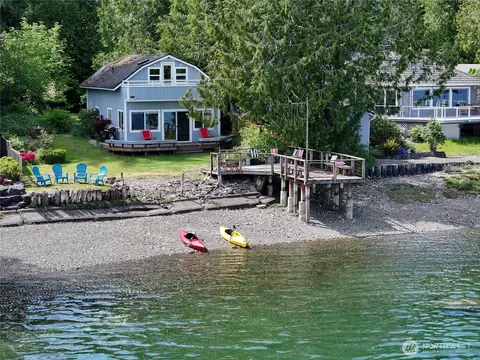 7610 E Grapeview Loop Rd, Allyn, WA 98524