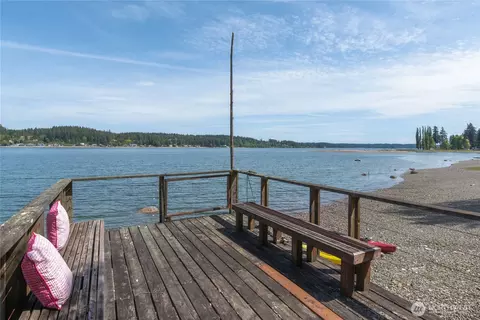 Exterior - 7610 E Grapeview Loop Rd, Allyn, WA 98524 photo 3 of 10