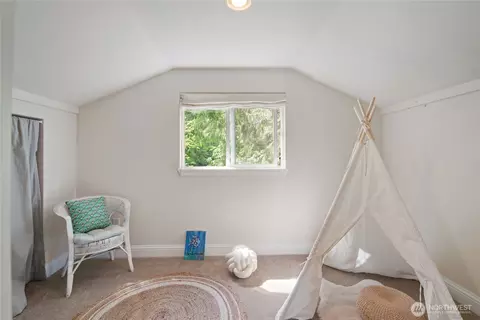 Bedroom - 7610 E Grapeview Loop Rd, Allyn, WA 98524 photo 4 of 4