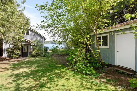 Exterior - 7610 E Grapeview Loop Rd, Allyn, WA 98524 photo 8 of 10