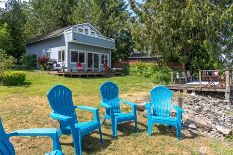 Exterior - 7610 E Grapeview Loop Rd, Allyn, WA 98524 photo 2 of 10