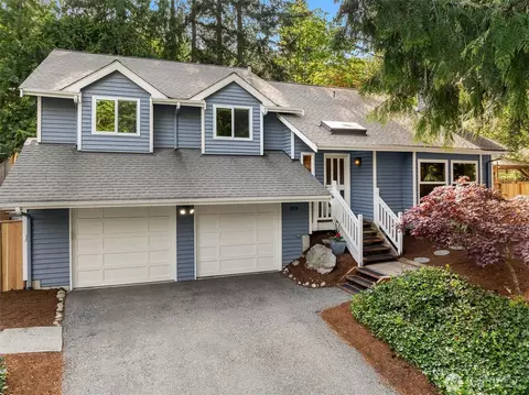 1020 Greenwood Blvd SW, Issaquah, WA 98027
