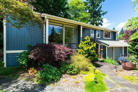 20331 46th Pl NE, Lake Forest Park, WA 98155