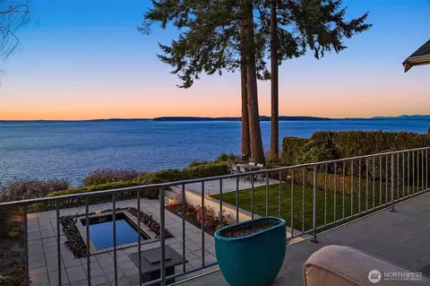 9311 Olympic View Dr, Edmonds, WA 98020
