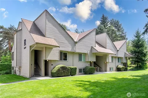 14717 NE 44th Pl #R8, Bellevue, WA 98007