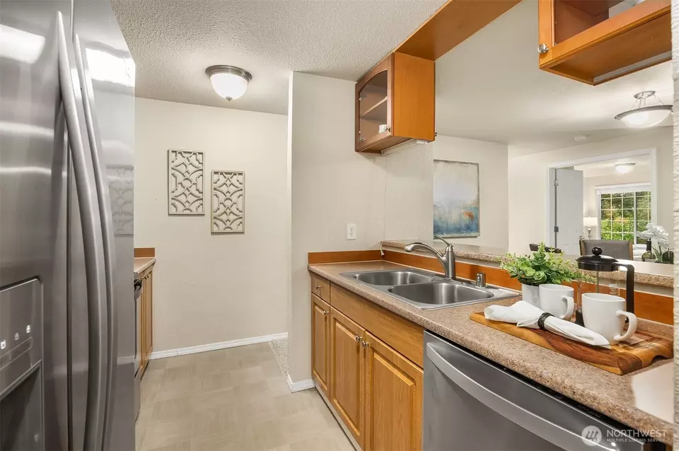 Kitchen - 15433 Country Club Dr #F207, Mill Creek, WA 98012 photo 2 of 3