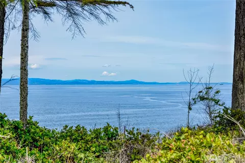 1020 Walker St, Port Angeles, WA 98363
