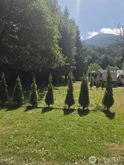 35290 Shangri-la Dr, Sedro Woolley, WA 98284