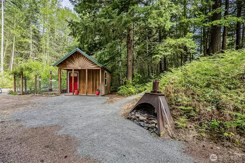 Exterior - 352 Craig Rd, Packwood, WA 98361 photo 12 of 14