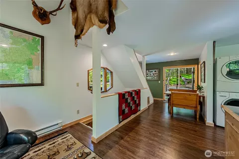 Entry Way - 352 Craig Rd, Packwood, WA 98361 photo 2 of 5