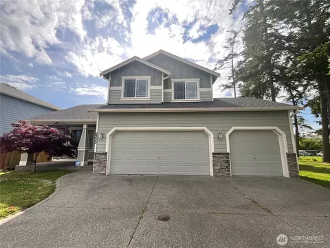 2325 SW Ridgeway Dr, Oak Harbor, WA 98277